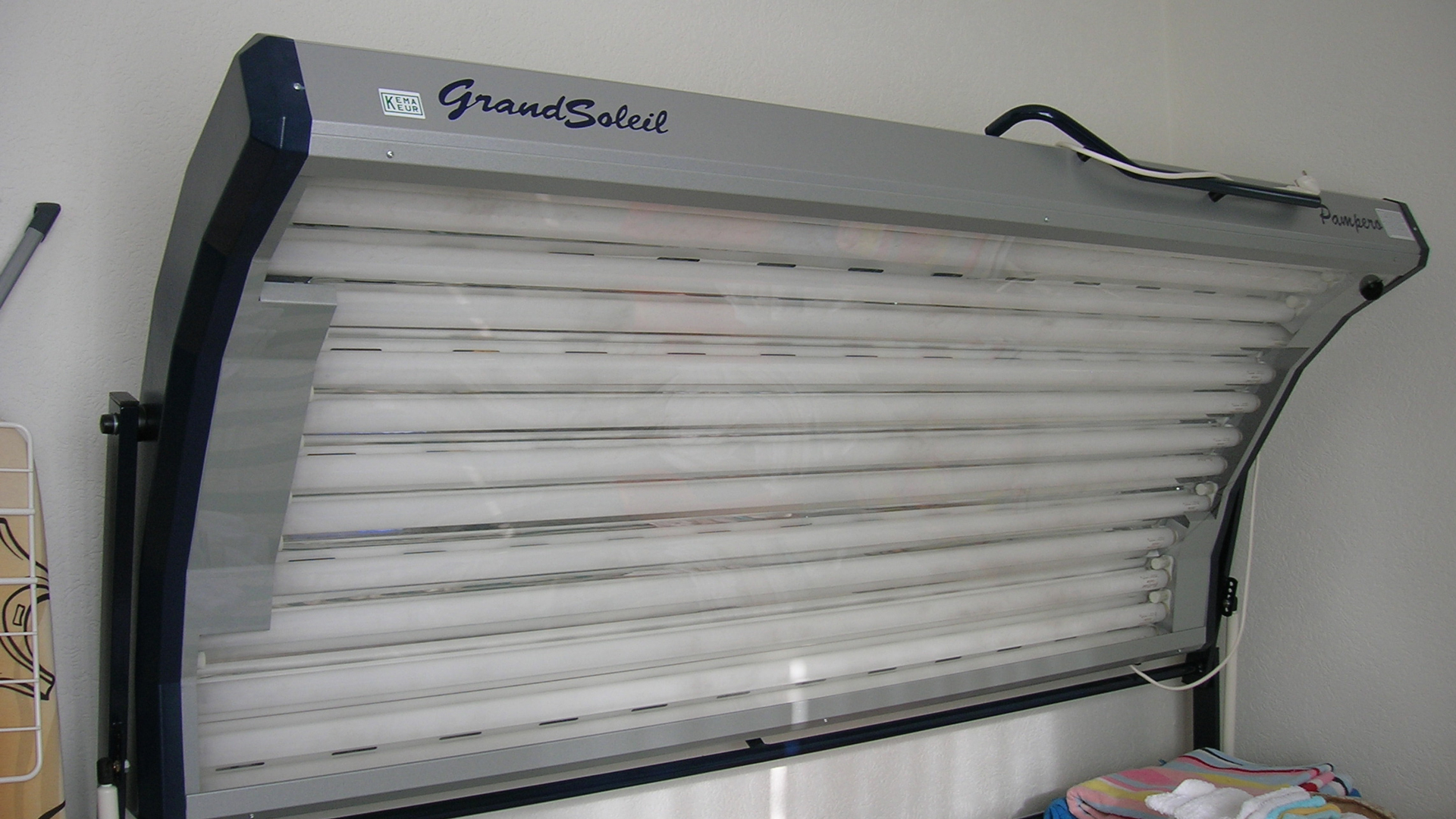 How To Change Tanning Bed Bulbs?