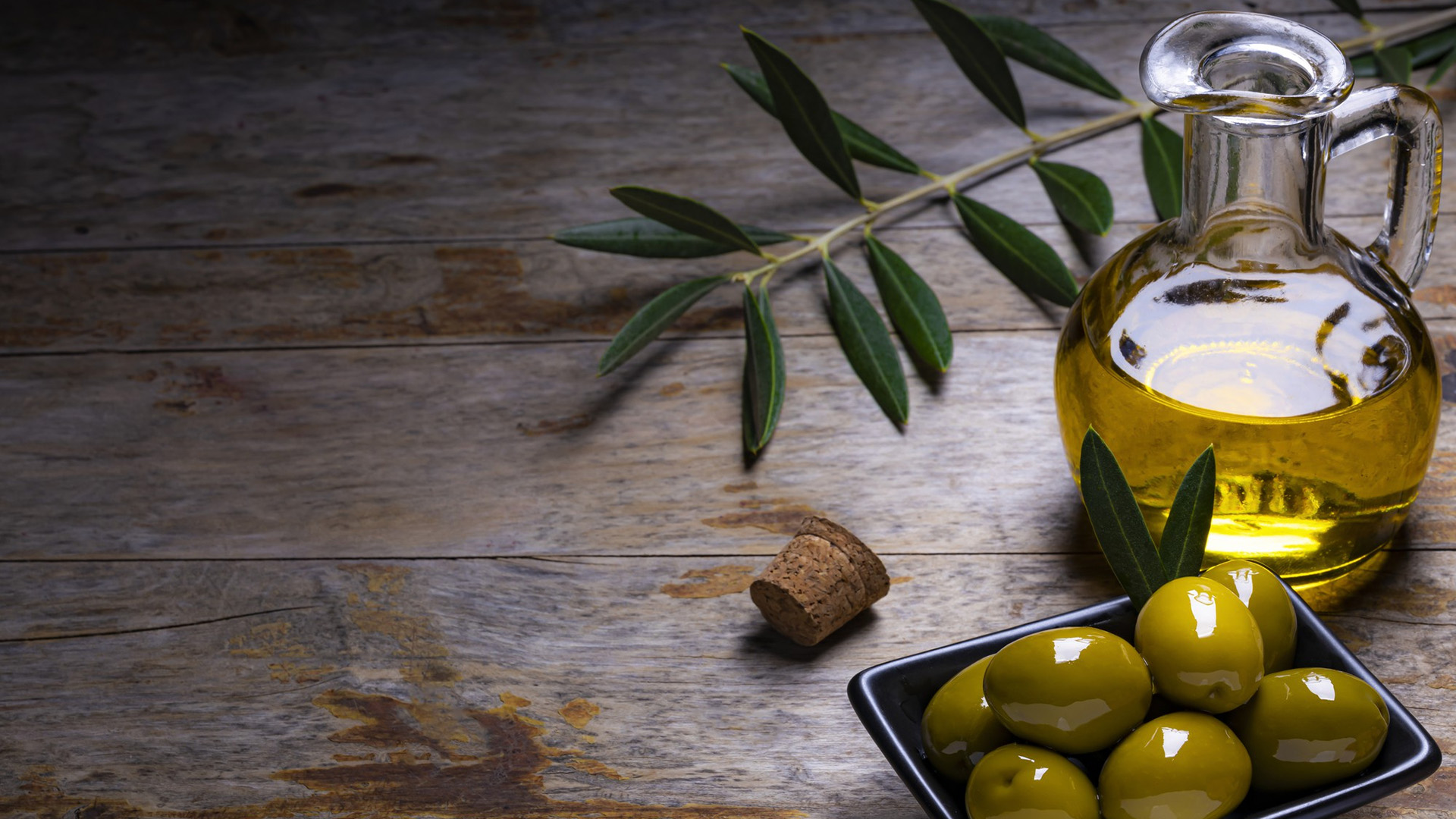 Enhance your tanning experience with the benefits of olive oil